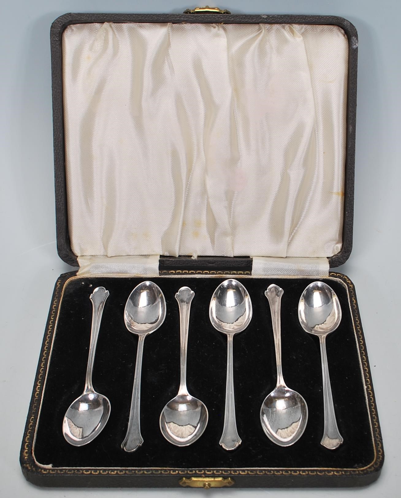 Two boxed sets of six silver hallmarked tea spoons to include a set of R W Hewett & Co spoons having - Image 8 of 10