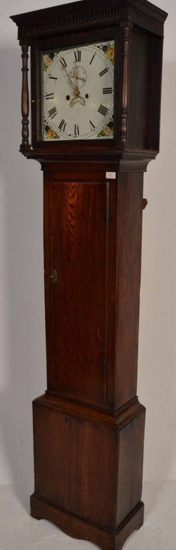 A 19th Century oak cased grandfather / longcase clock having a painted face with floral decoration - Bild 2 aus 5