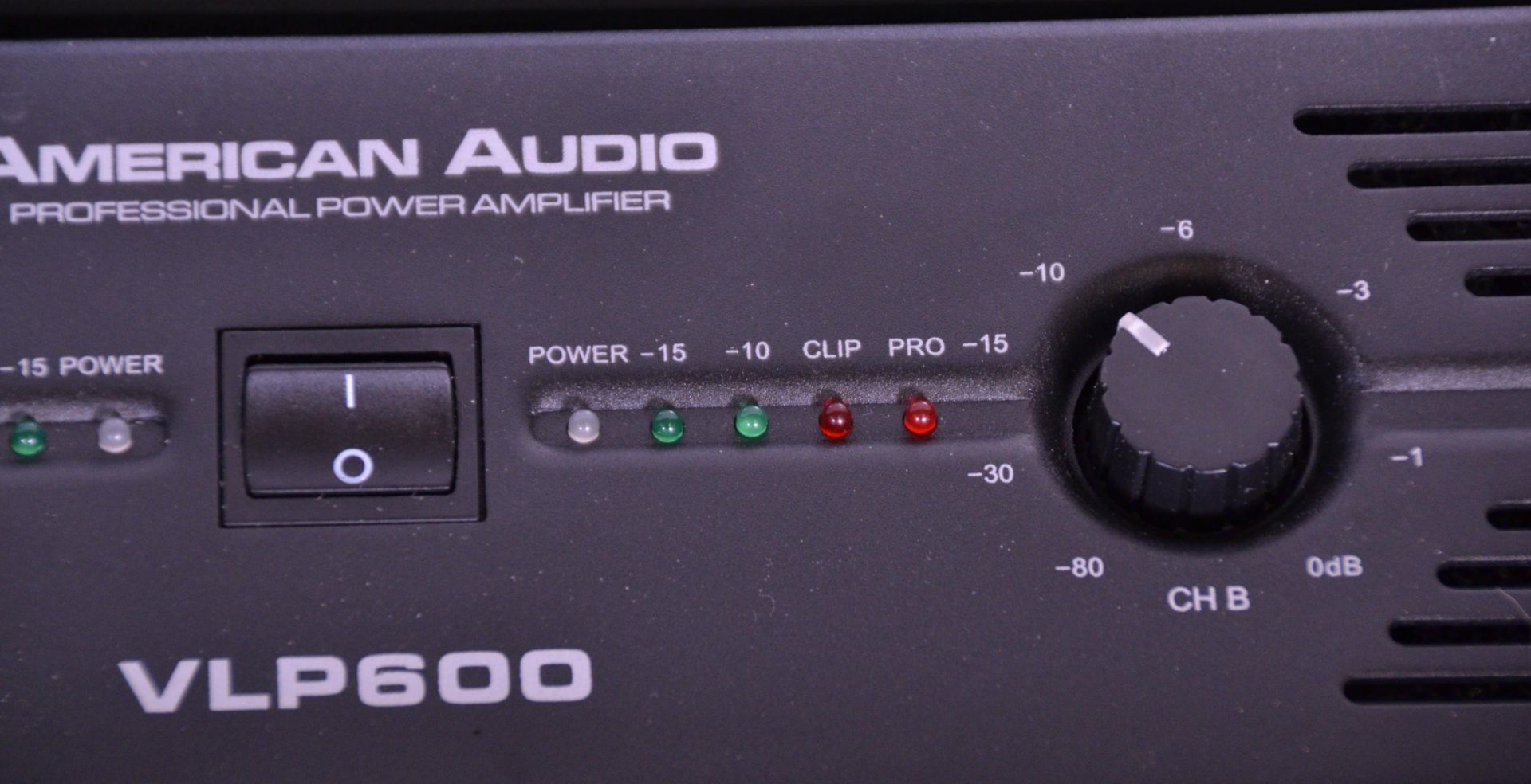 An American Audio Professional Power Amp  - Amplifier model no VLP600 complete in a good Citronic - Bild 2 aus 4
