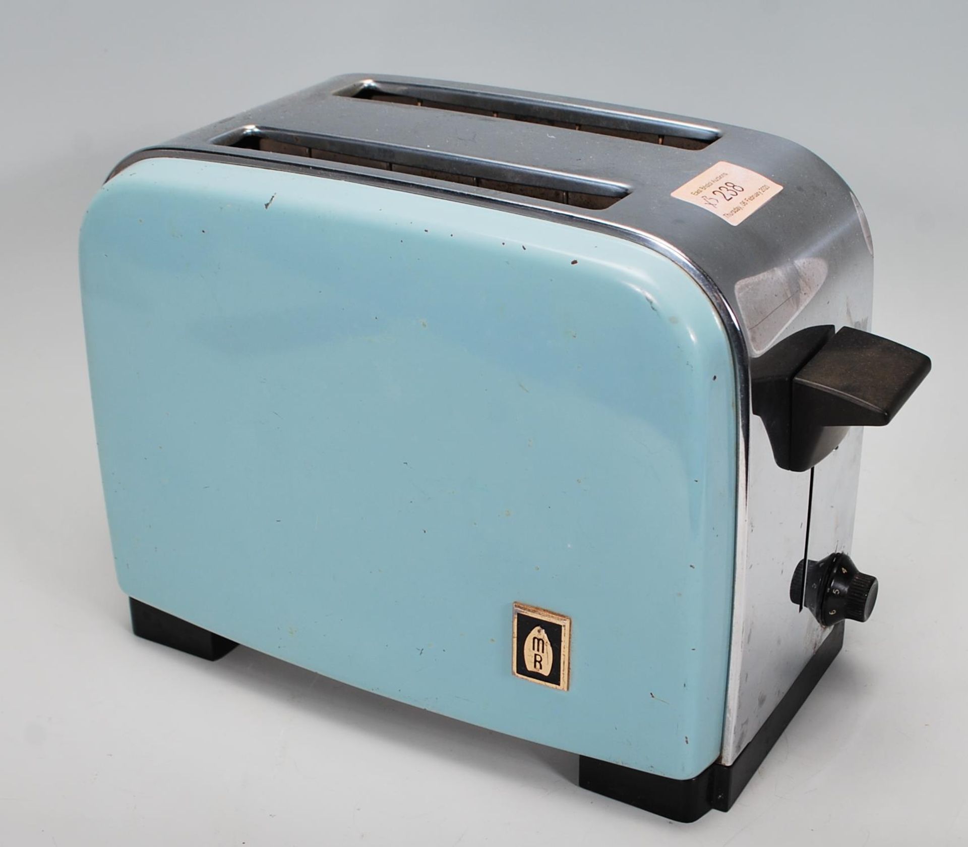 A small group of vintage retro 20th Century Morphy Richards appliances to include a baby blue and - Bild 5 aus 8