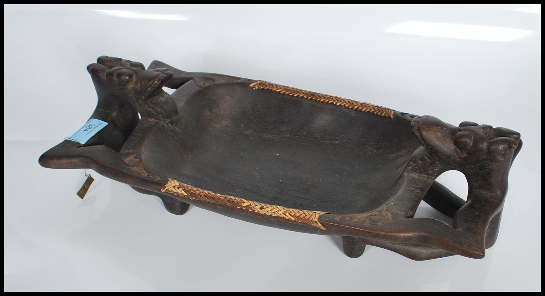 A 20th Century carved African hardwood tribal tray - Image 2 of 8