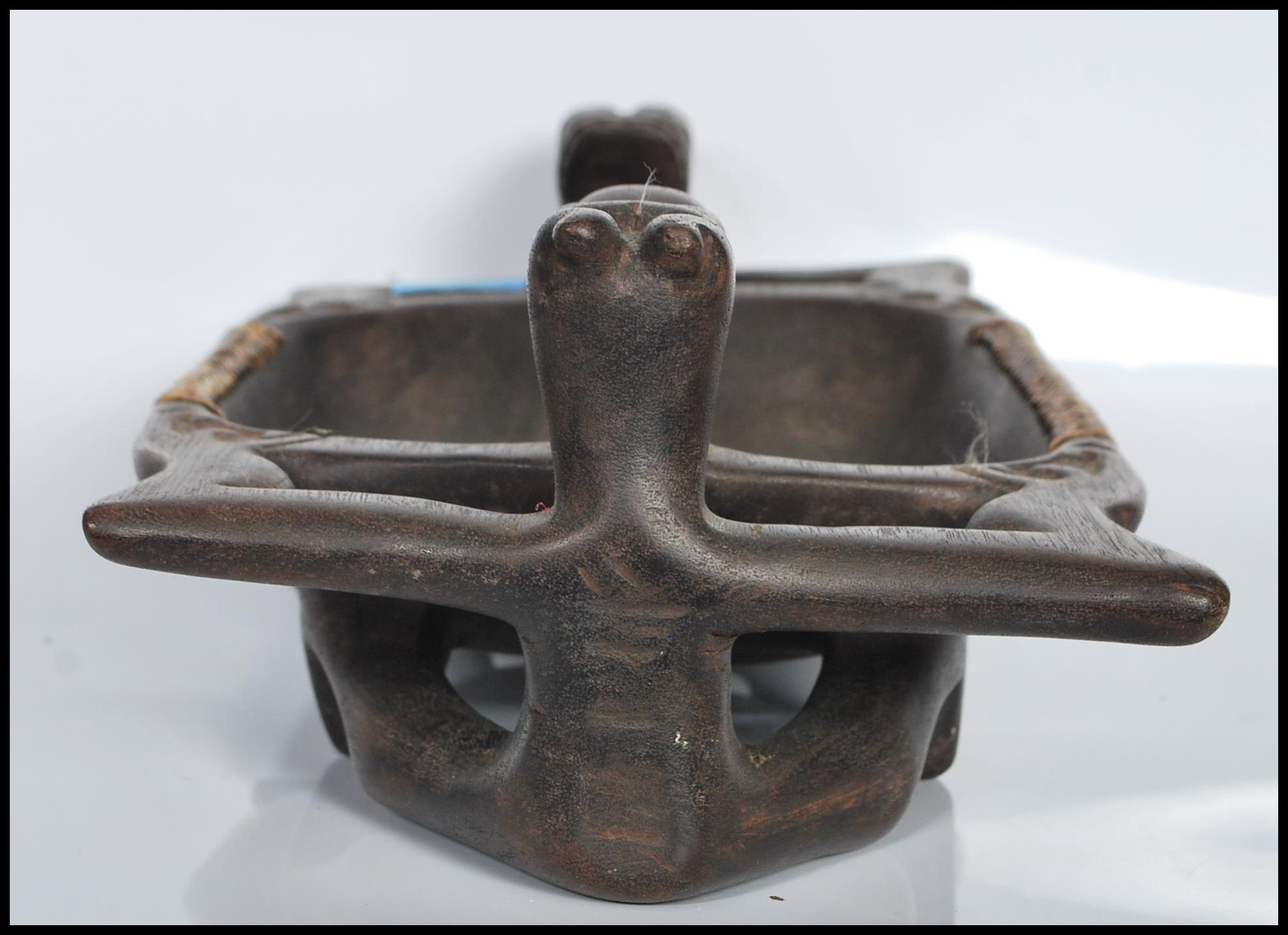 A 20th Century carved African hardwood tribal tray - Image 4 of 8