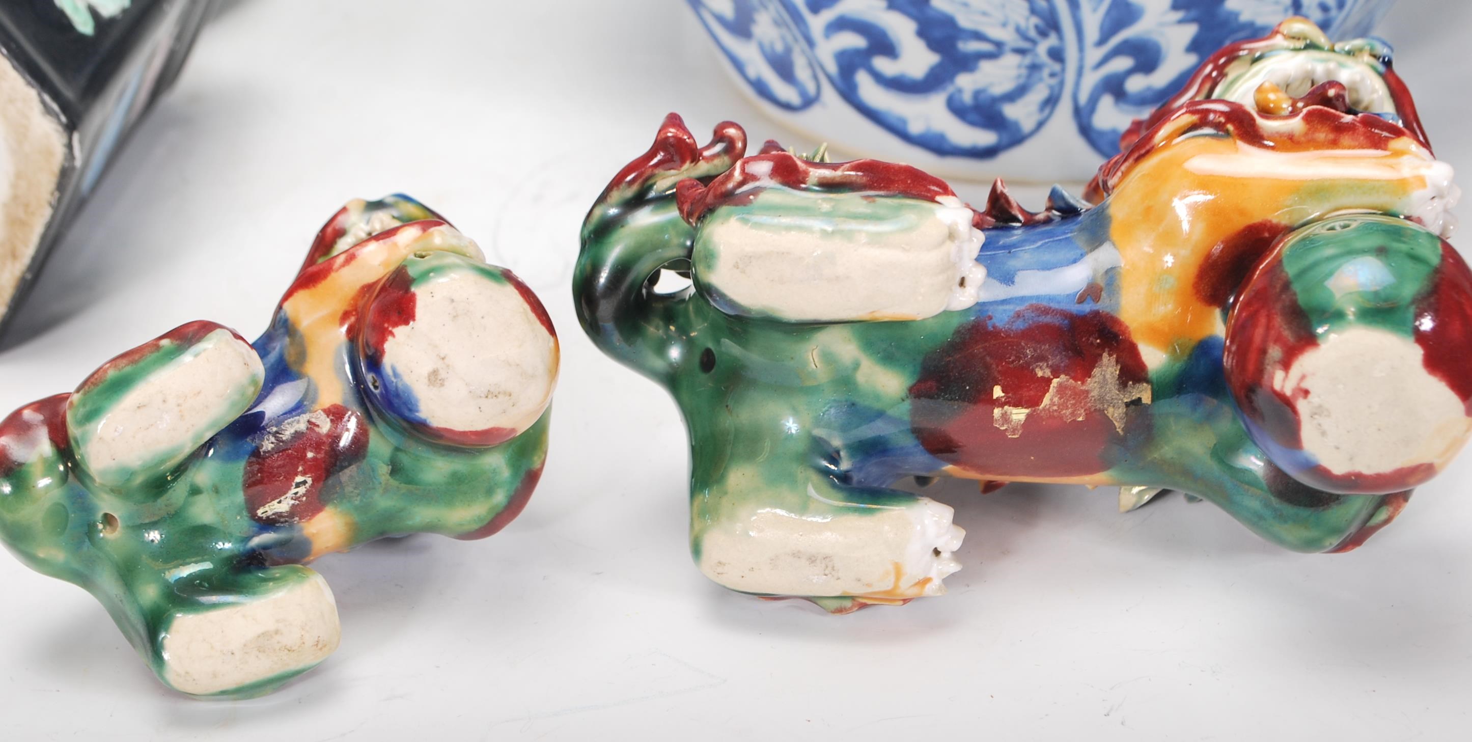 A mix group of 20th Chinese ceramic wares to inclu - Image 6 of 6