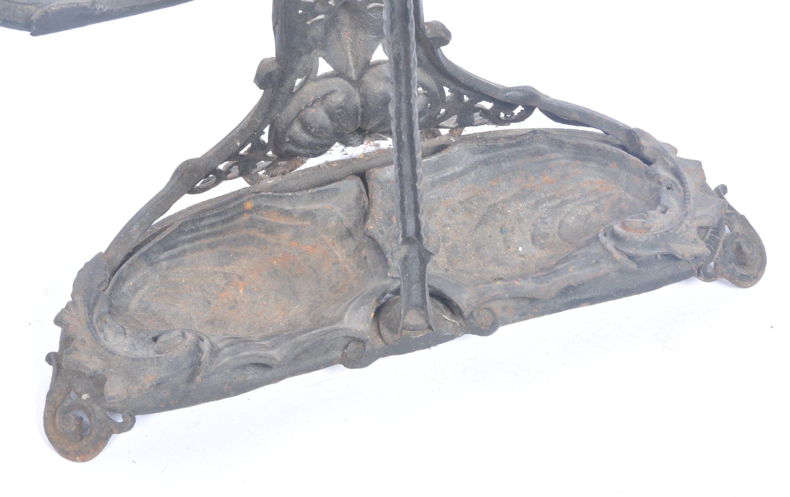 19TH CENTURY VICTORIAN COALBROOKDALE MANNER CAST IRON STICK STAND - Image 3 of 6