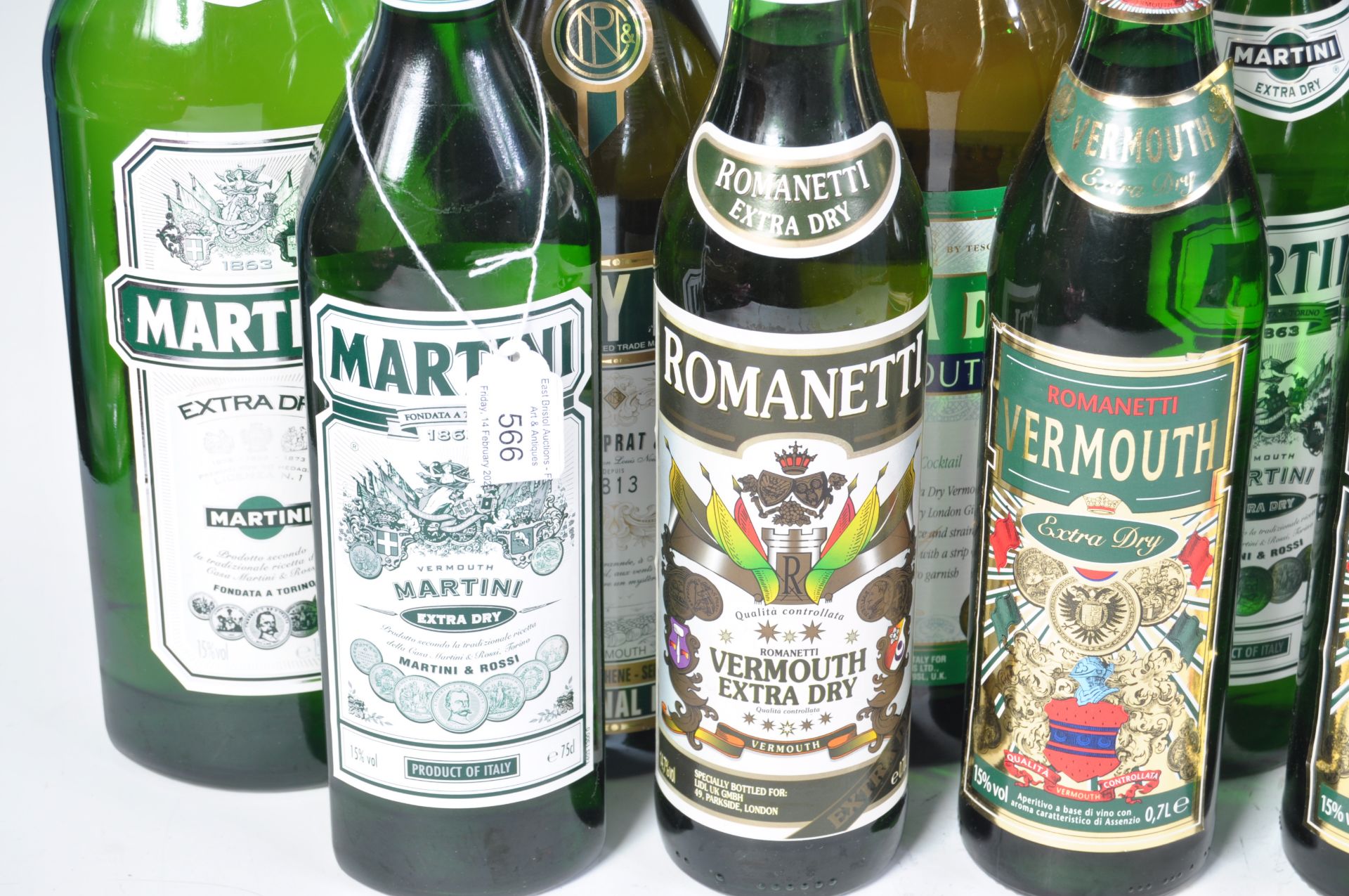 LARGE COLLECTION OF VERMOUTH - Bild 2 aus 3