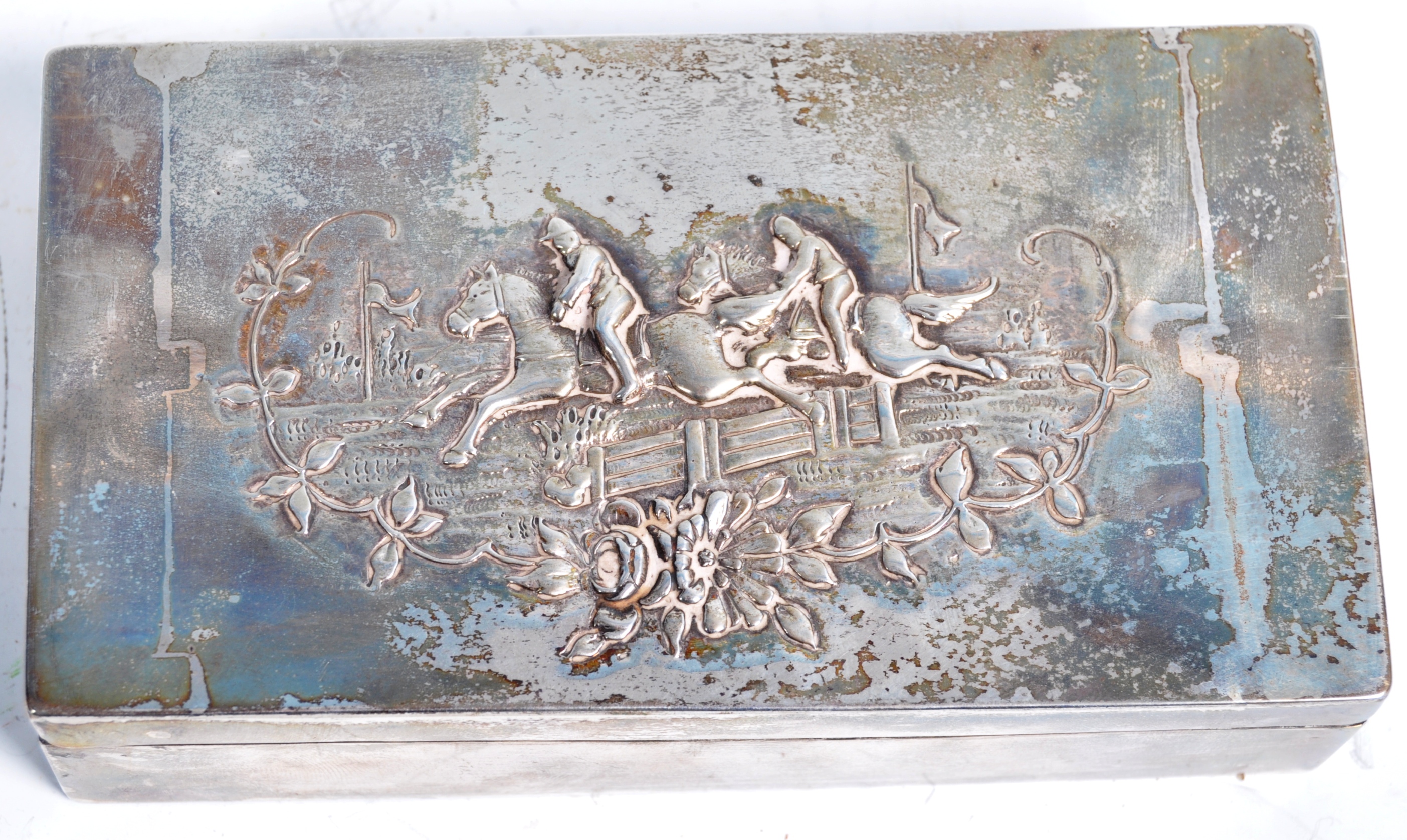 19TH CENTURY GERMAN SILVER 930 HORSE RACING CIGARETTE BOX - Image 2 of 5