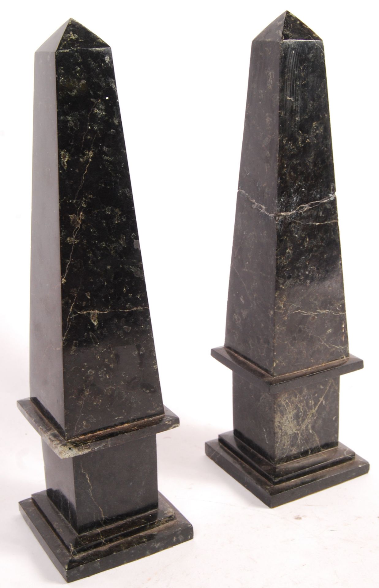 PAIR OF 19TH CENTURY ANTIQUE BLACK MARBLE OBELISKS - Bild 2 aus 5