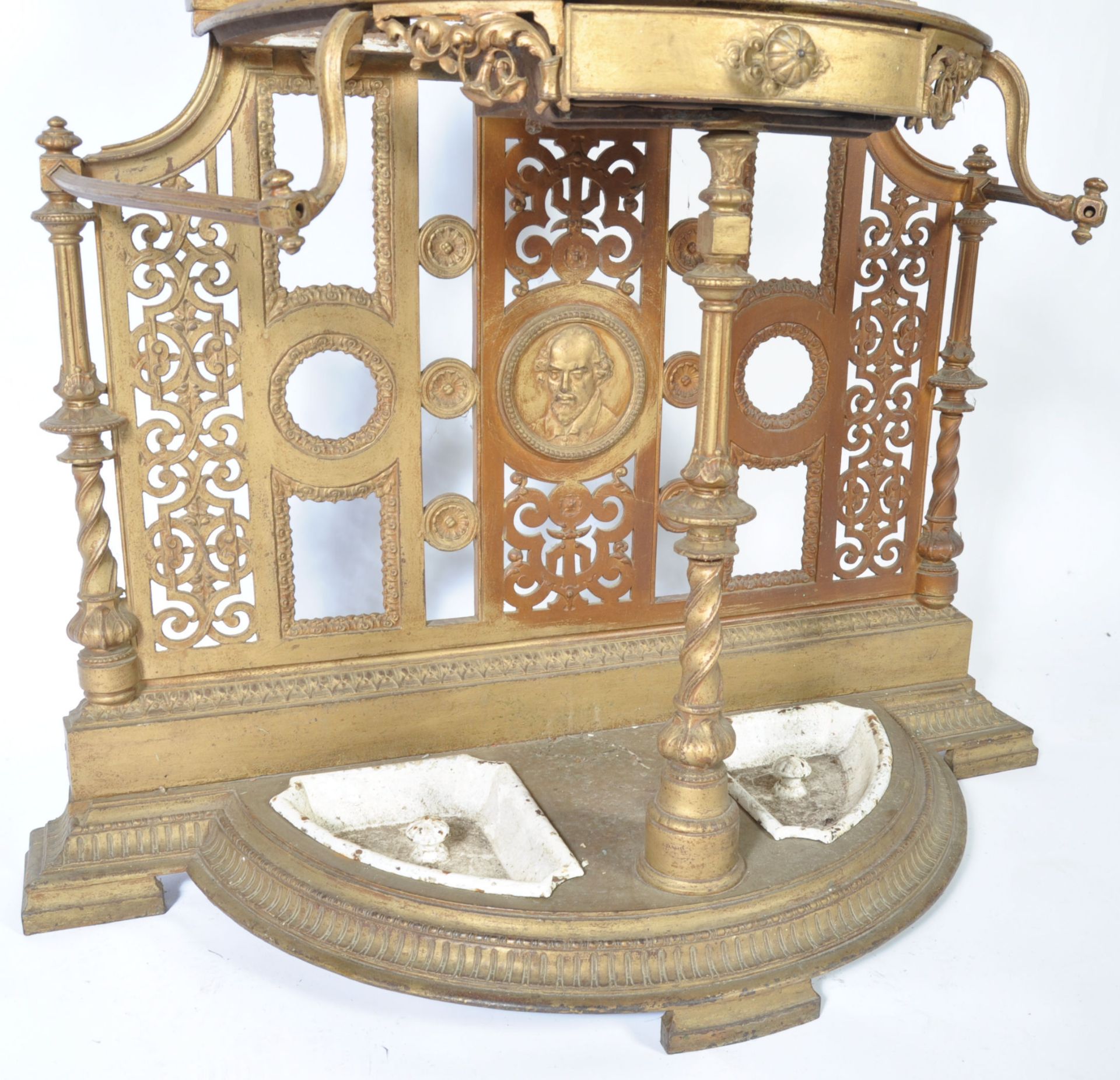 RARE AND IMPRESSIVE 19TH CENTURY COALBROOKDALE HALL STAND - Bild 4 aus 6