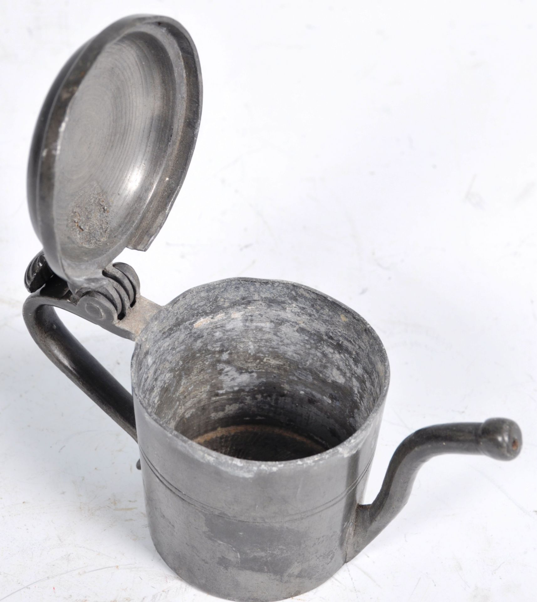 ANTIQUE MINIATURE PEWTER WATERING CAN WITH TOUCH MARKS TO BASE - Bild 4 aus 5