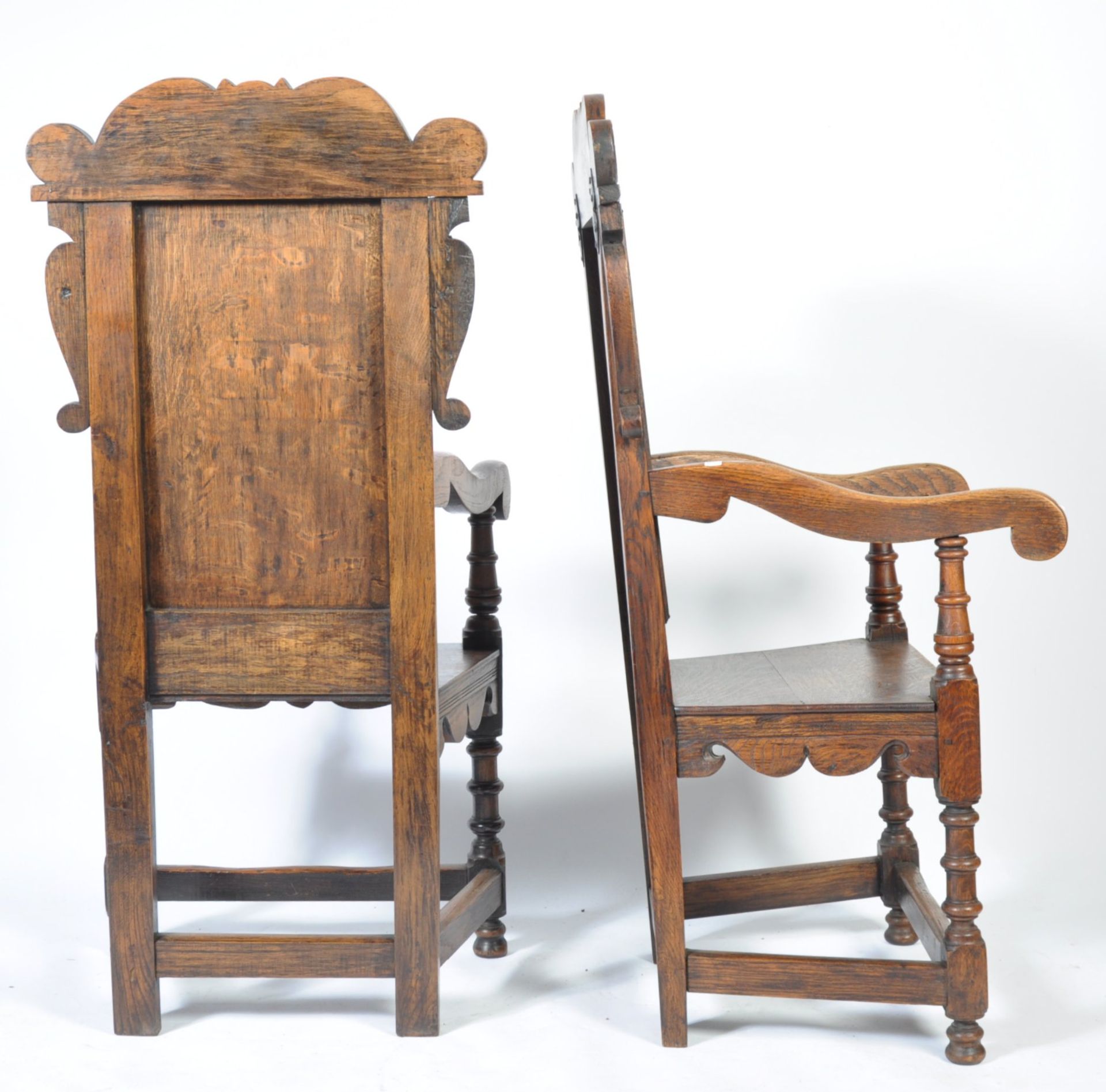 PAIR OF EARLY 20TH CENTURY OAK WAINSCOT CHAIRS - Image 4 of 6