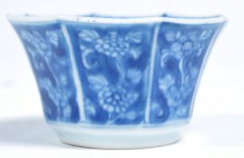 18TH CENTURY CHINESE BLUE AND WHITE PORCELAIN OCTAGONAL TEA BOWL