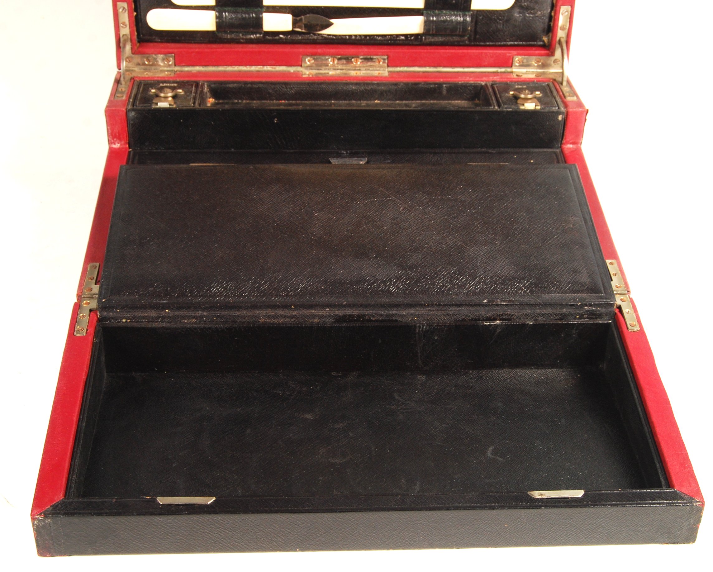 EARLY 20TH CENTURY PURPLE LEATHER WRITING SLOPE BOX - Image 9 of 11