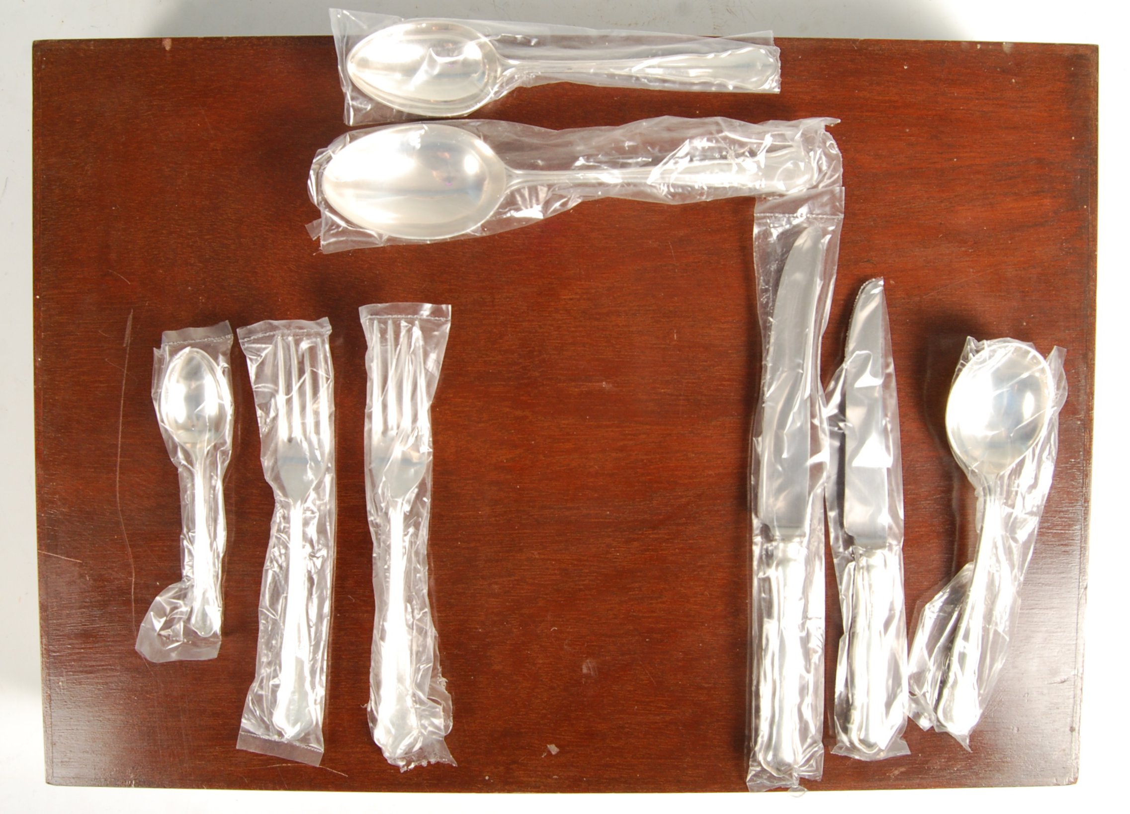 LARGE SILVER HALLMARKED 8 PERSON CANTEEN OF CUTLERY - Image 3 of 4