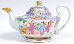 EARLY 19TH CENTURY CHINESE CANTON FAMILLE ROSE TEAPOT