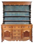 19TH CENTURY NORTH COUNTRY OAK DRESSER WITH PLATE RACK