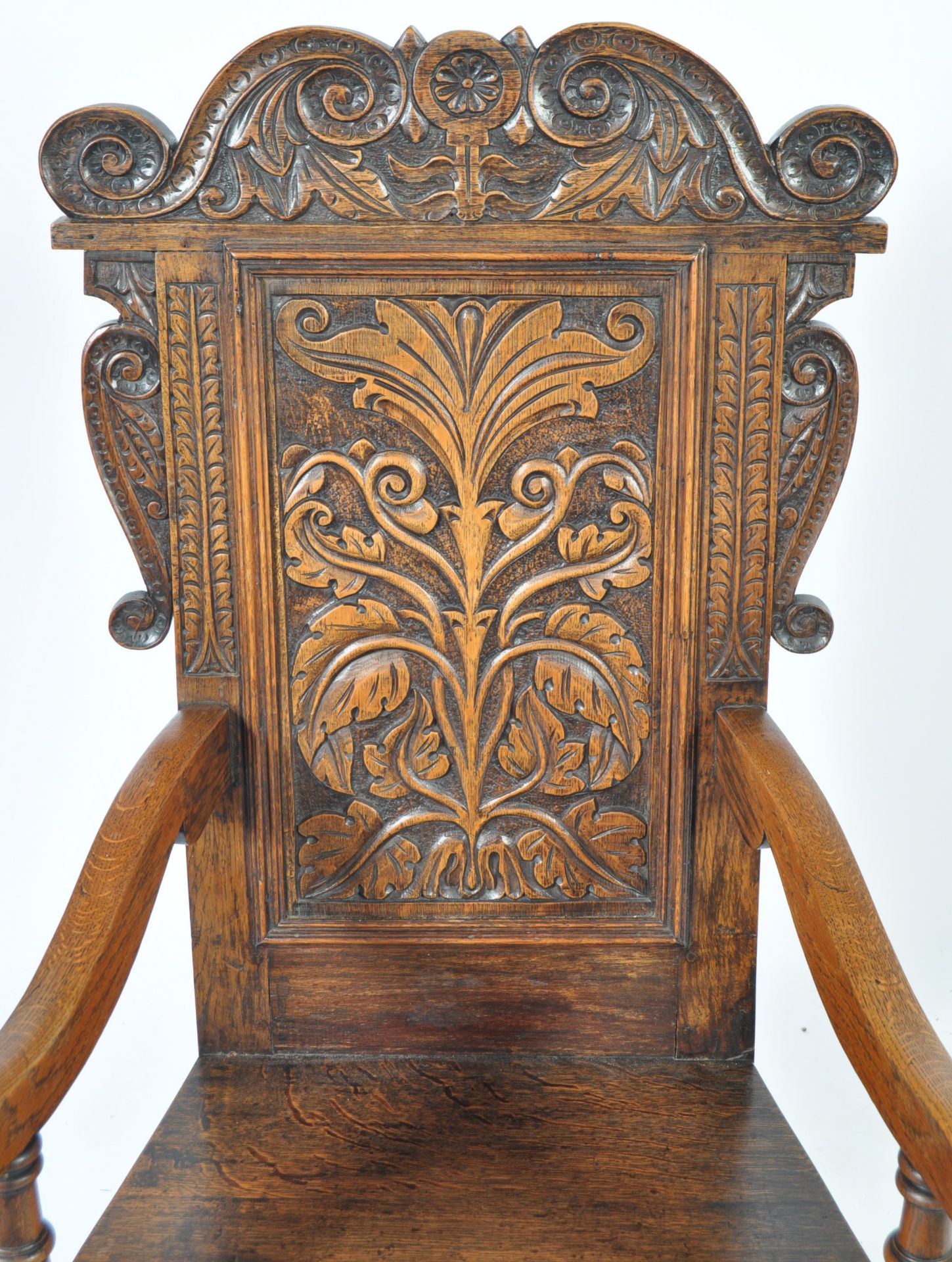 PAIR OF EARLY 20TH CENTURY OAK WAINSCOT CHAIRS - Image 5 of 6