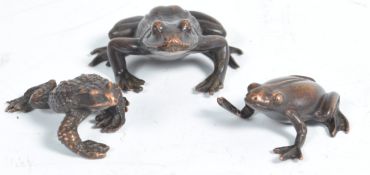 COLLECTION OF JAPANESE MEIJI BRONZE FROG AND TOAD FIGURINES