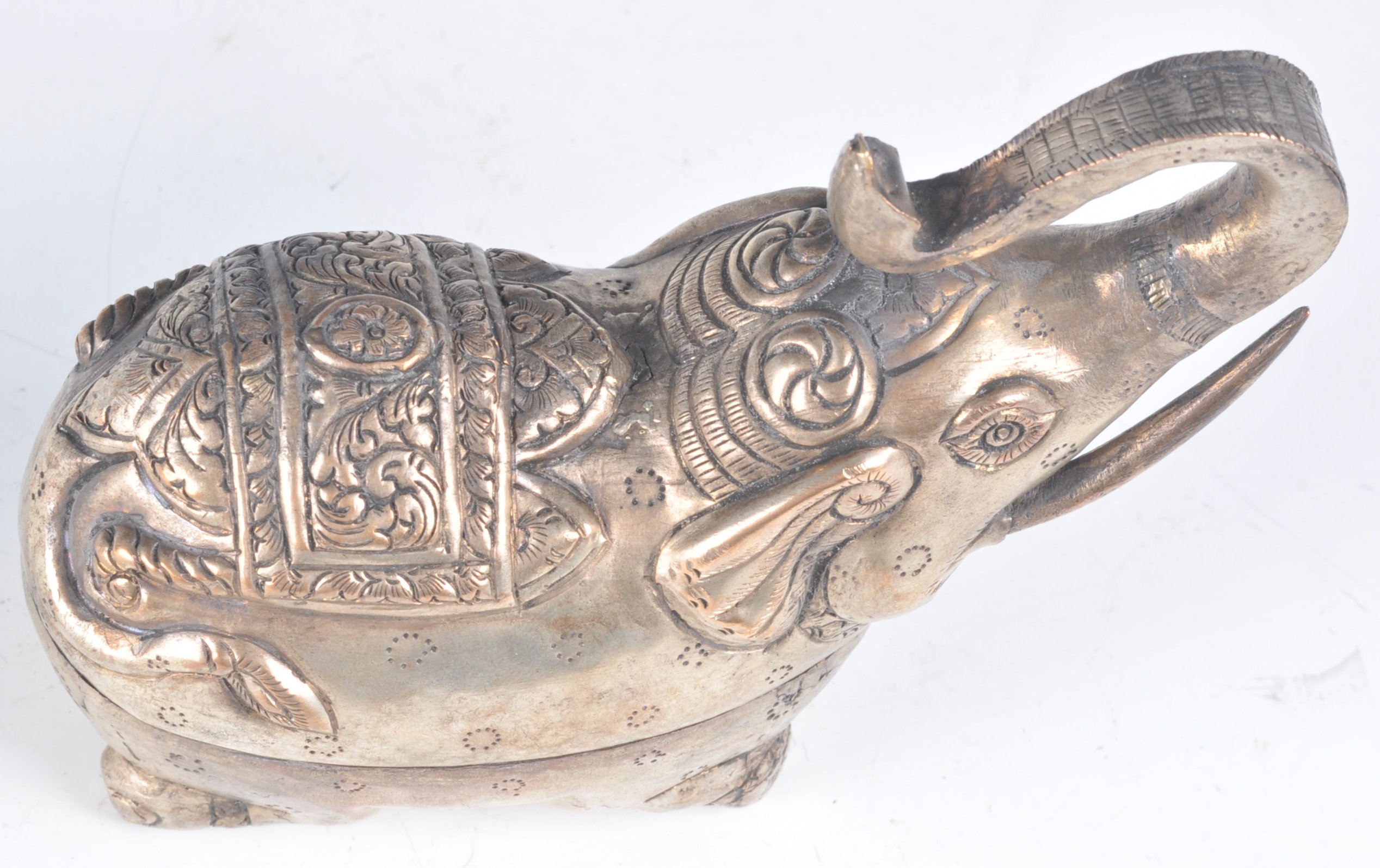 EARLY 20TH CENTURY CAMBODIAN WHITE METAL ELEPHANT BETEL BOX - Image 4 of 7