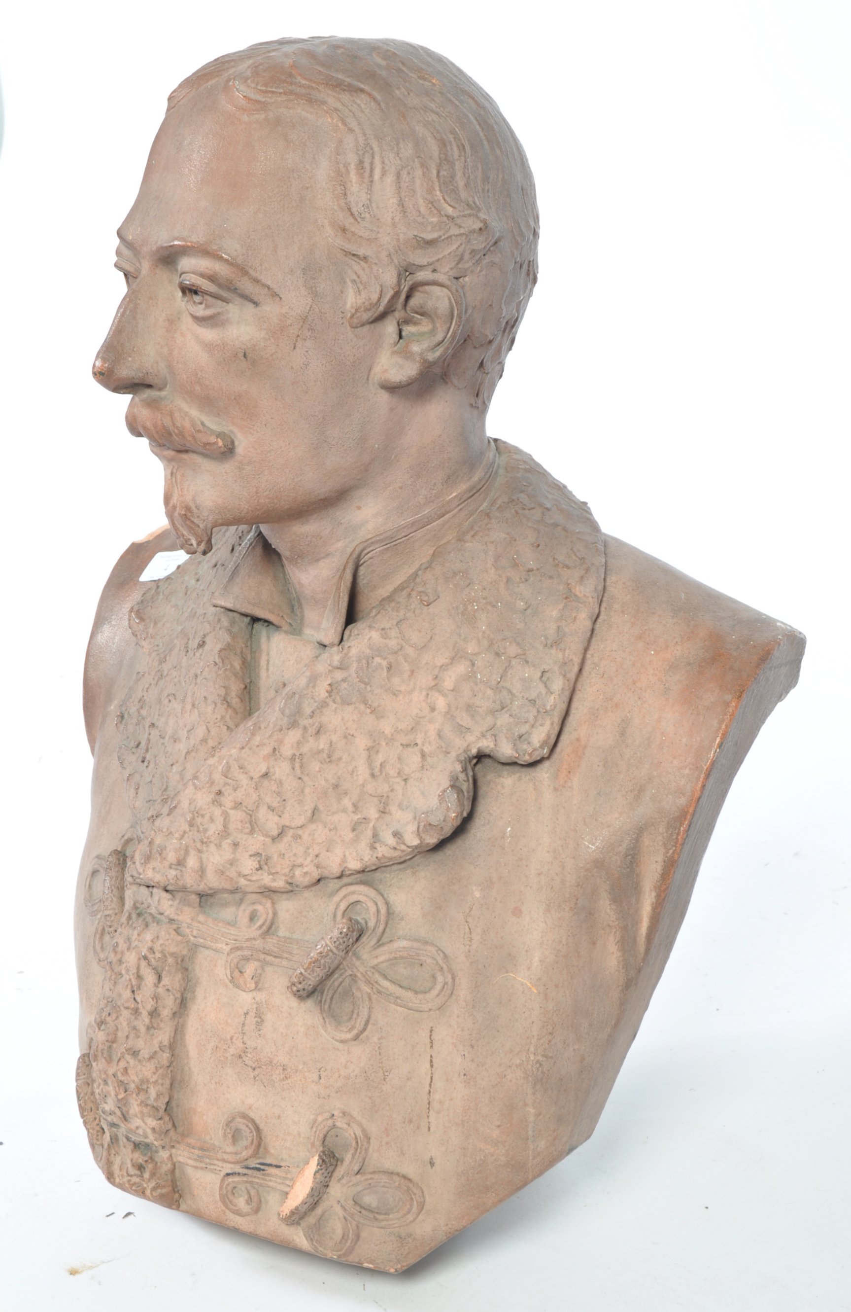 ANTIQUE TERRACOTTA BUST OF A GENT IN WOOLEN COAT - Image 5 of 7