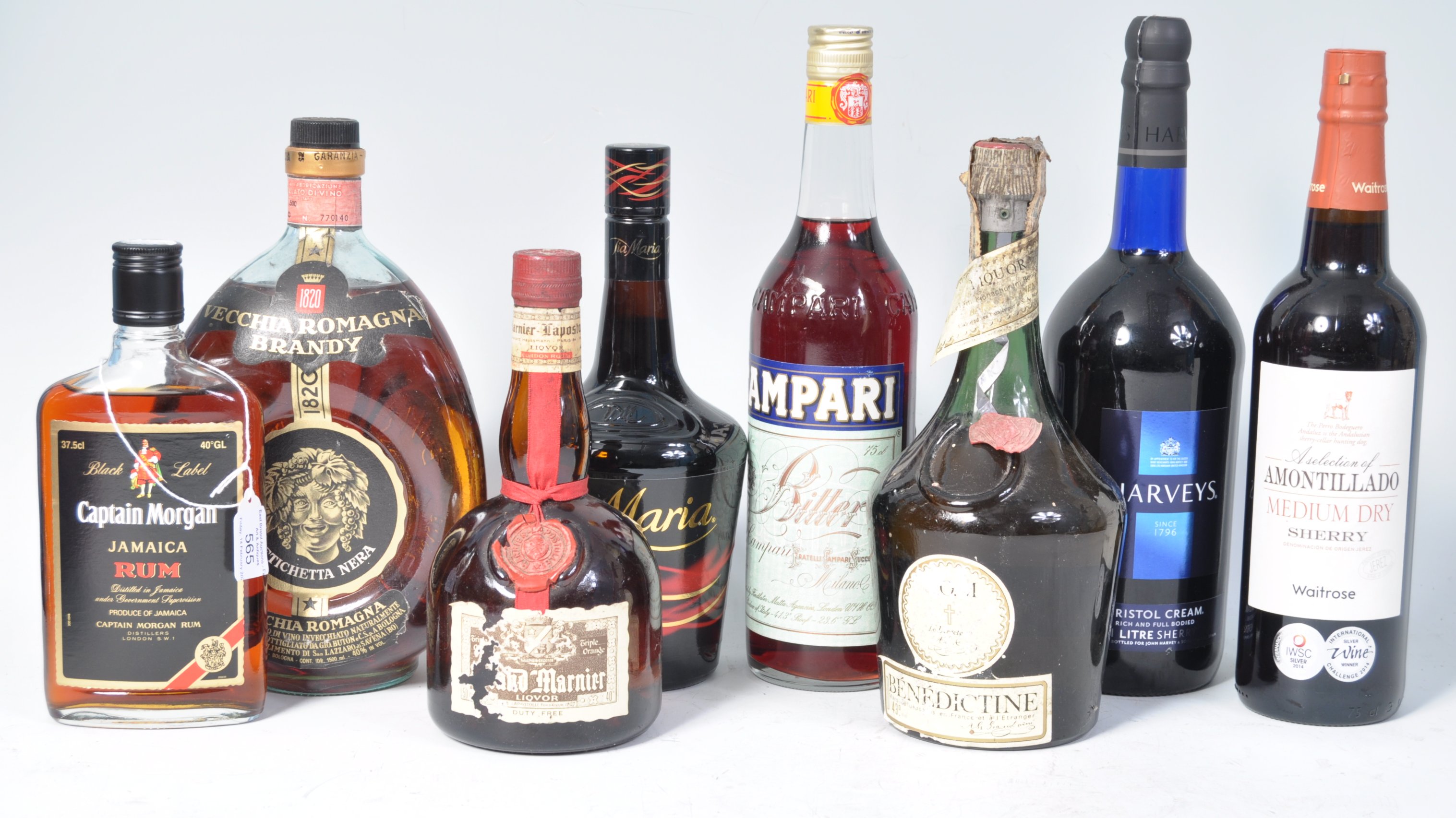 COLLECTION OF ASSORTED BOTTLES OF ALCOHOL