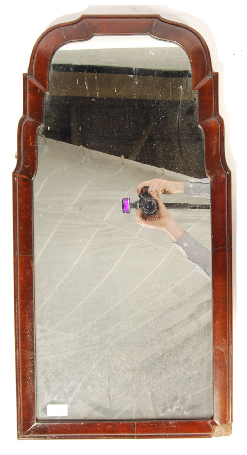 18TH CENTURY QUEEN ANNE WALNUT WALL MIRROR