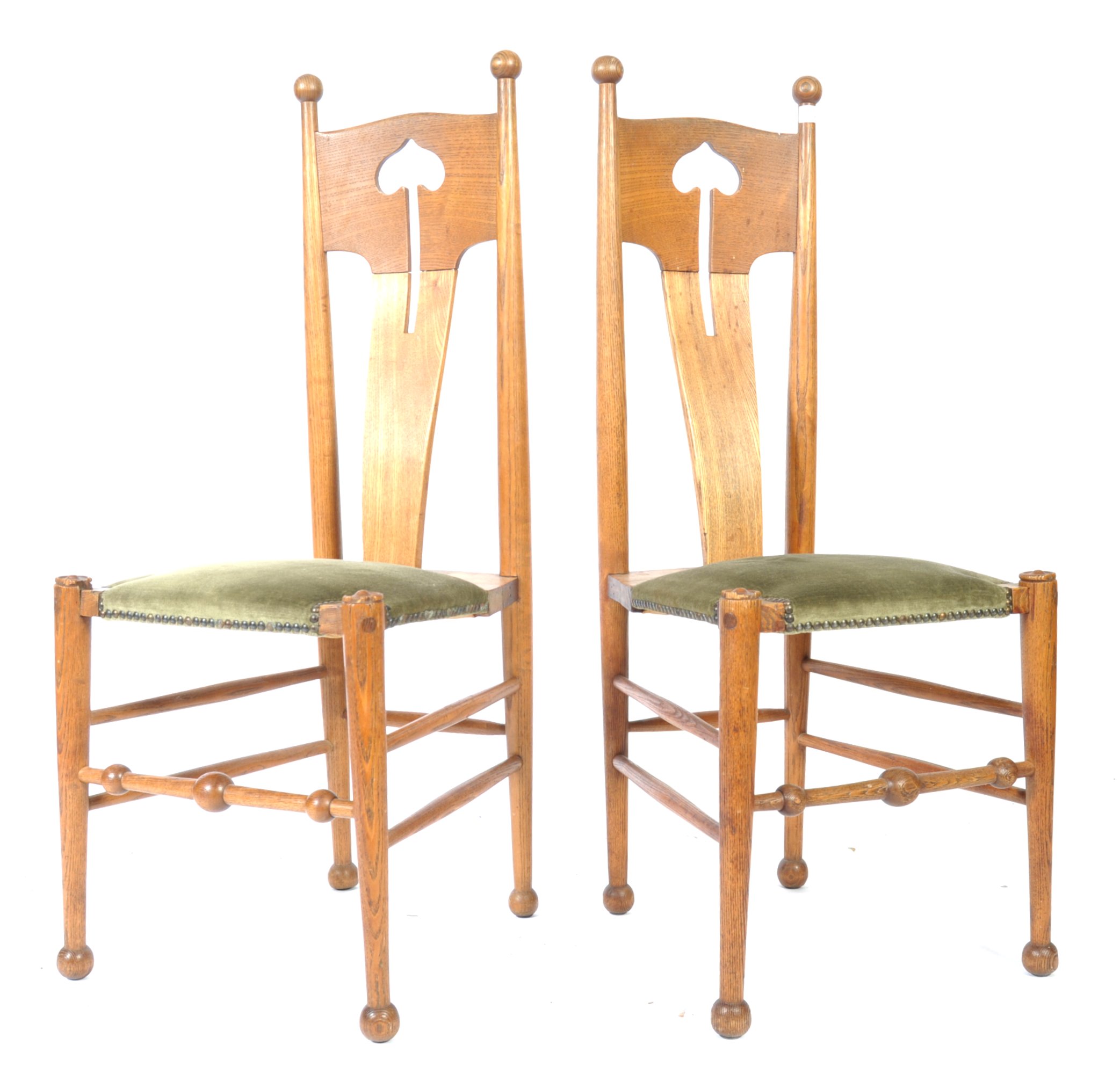 PAIR OF ANTIQUE ARTS AND CRAFTS OAK SIDE / DINING CHAIRS