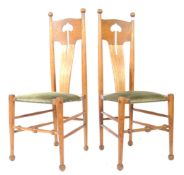 PAIR OF ANTIQUE ARTS AND CRAFTS OAK SIDE / DINING CHAIRS