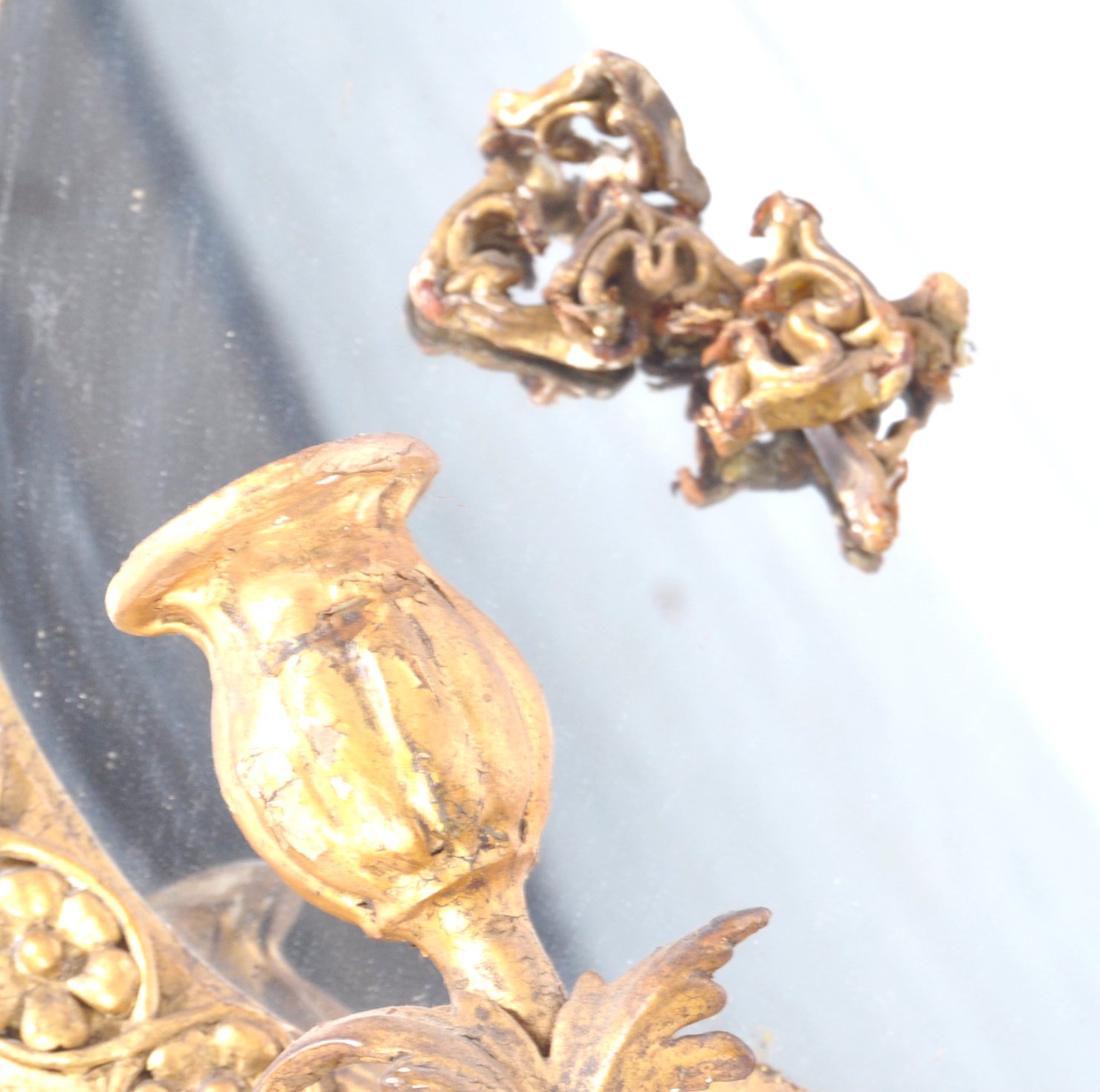 ANTIQUE LEATHER GILDED WALL MIRROR WITH TWIN CANDLE SCONCES. - Image 4 of 5