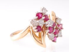 14CT YELLOW GOLD RUBY AND DIAMOND CHEVRON EMBELLISHED RING