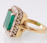 18 CT YELLOW AND WHITE GOLD EMERALD AND DIAMOND CLUSTER RING