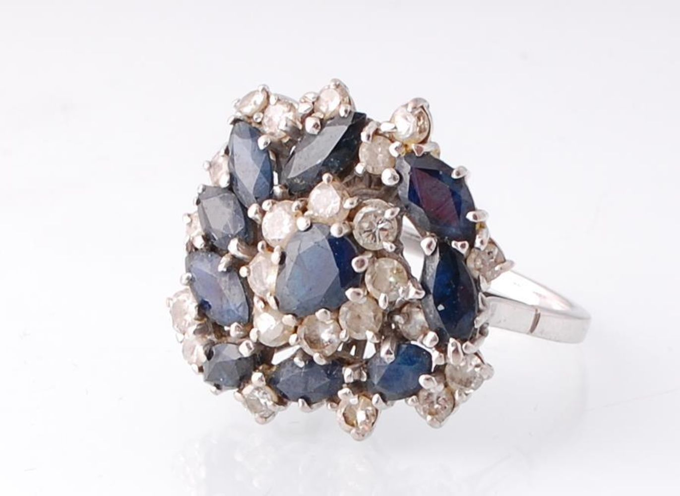 Specialist Jewellery Auction - Worldwide Postage, Packing & Delivery Available On All Items - see www.eastbristol.co.uk