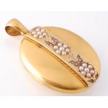 19TH CENTURY GOLD PEARL AND DIAMOND FILIGREE WORKED LOCKET