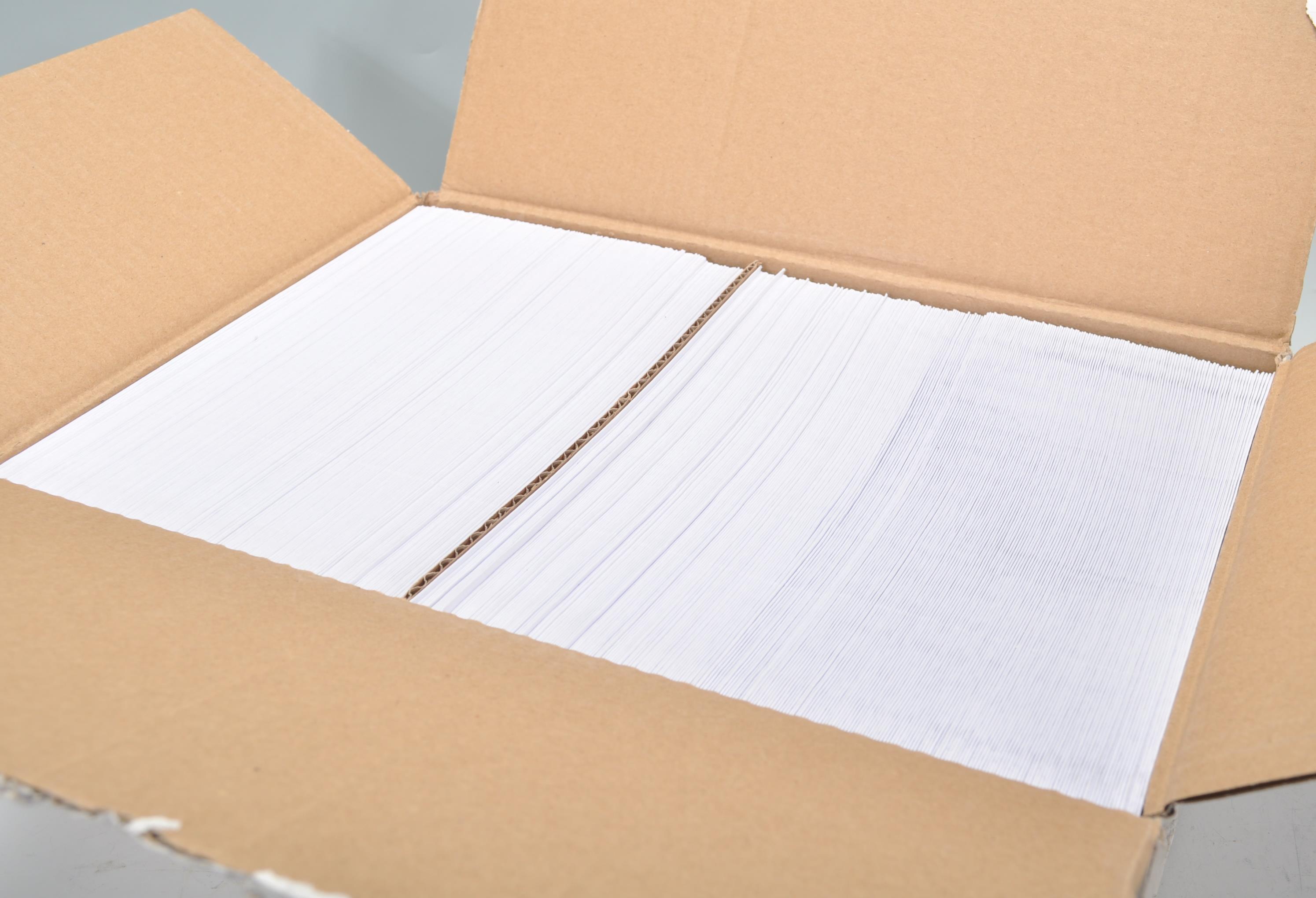STATIONERY White DL envelopes x3,000. Peel & seal, window, 110x220mm, 110gsm. (six boxes of 500). - Image 2 of 2