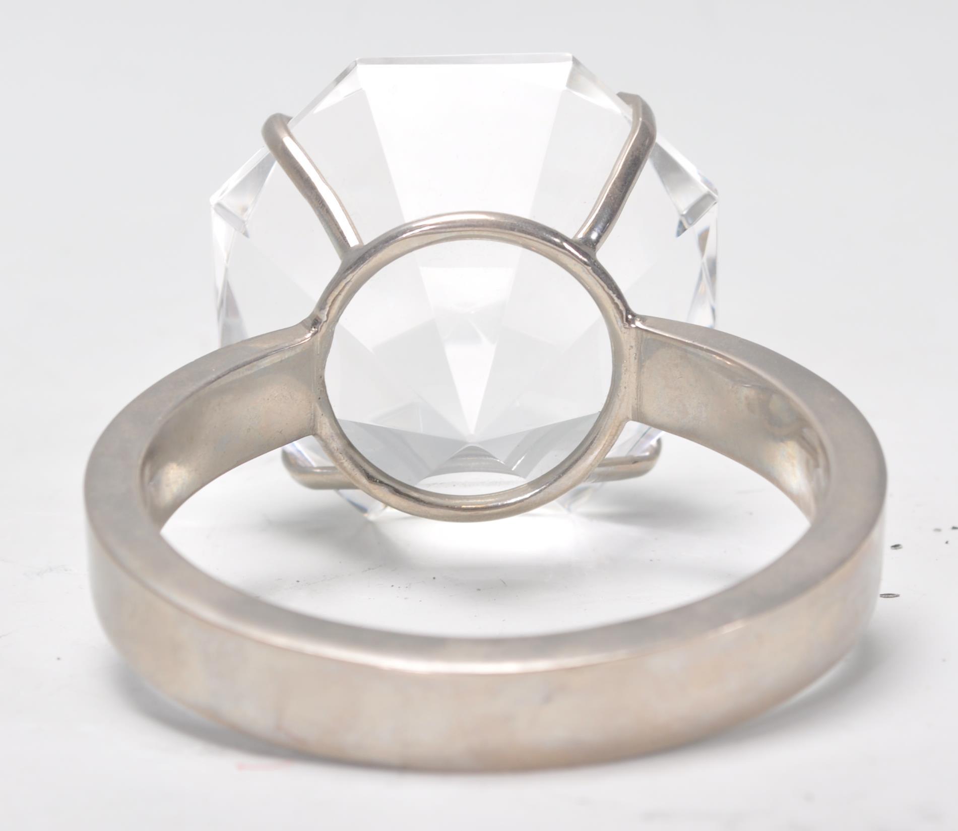 A large 20th century shop display silver plated and cut glass single stone ring with facet cut glass - Image 4 of 5