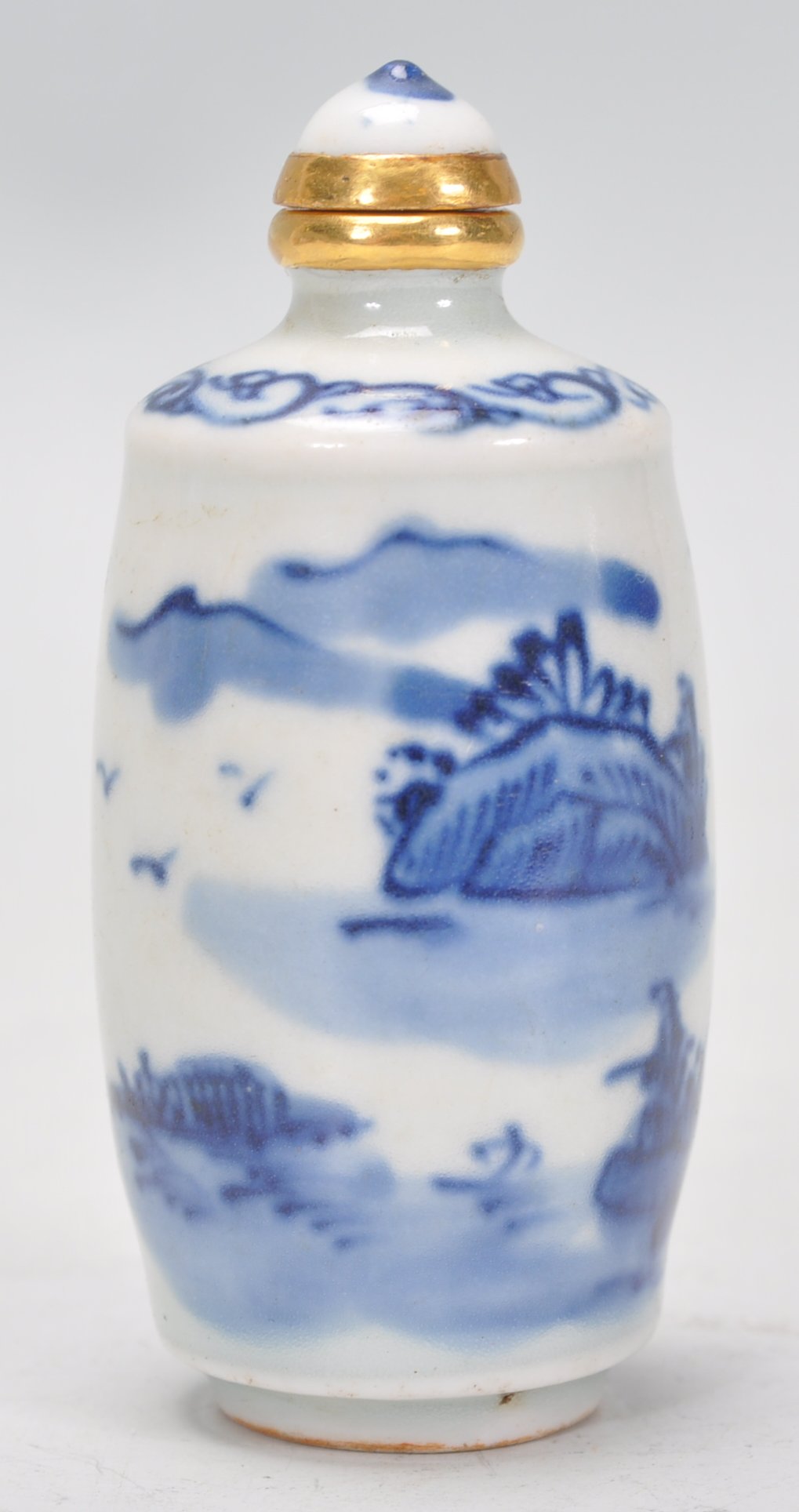 A 19th Century Chinese blue and white scent bottle having hand painted islands decoration - Image 3 of 7