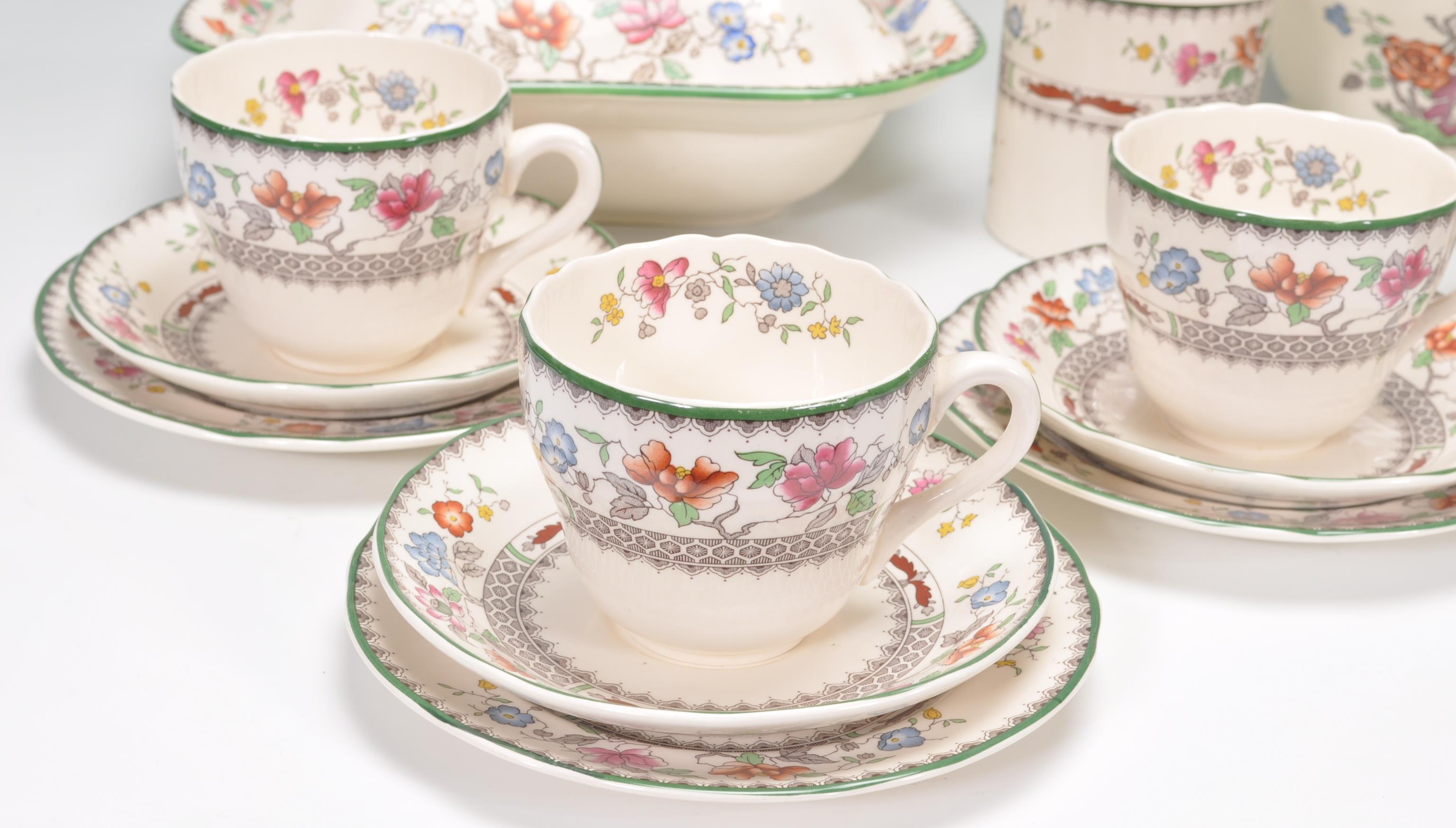 A vintage Spode Chinese Rose pattern six person tea service to include a teapot, sugar bowl, jam - Image 3 of 10