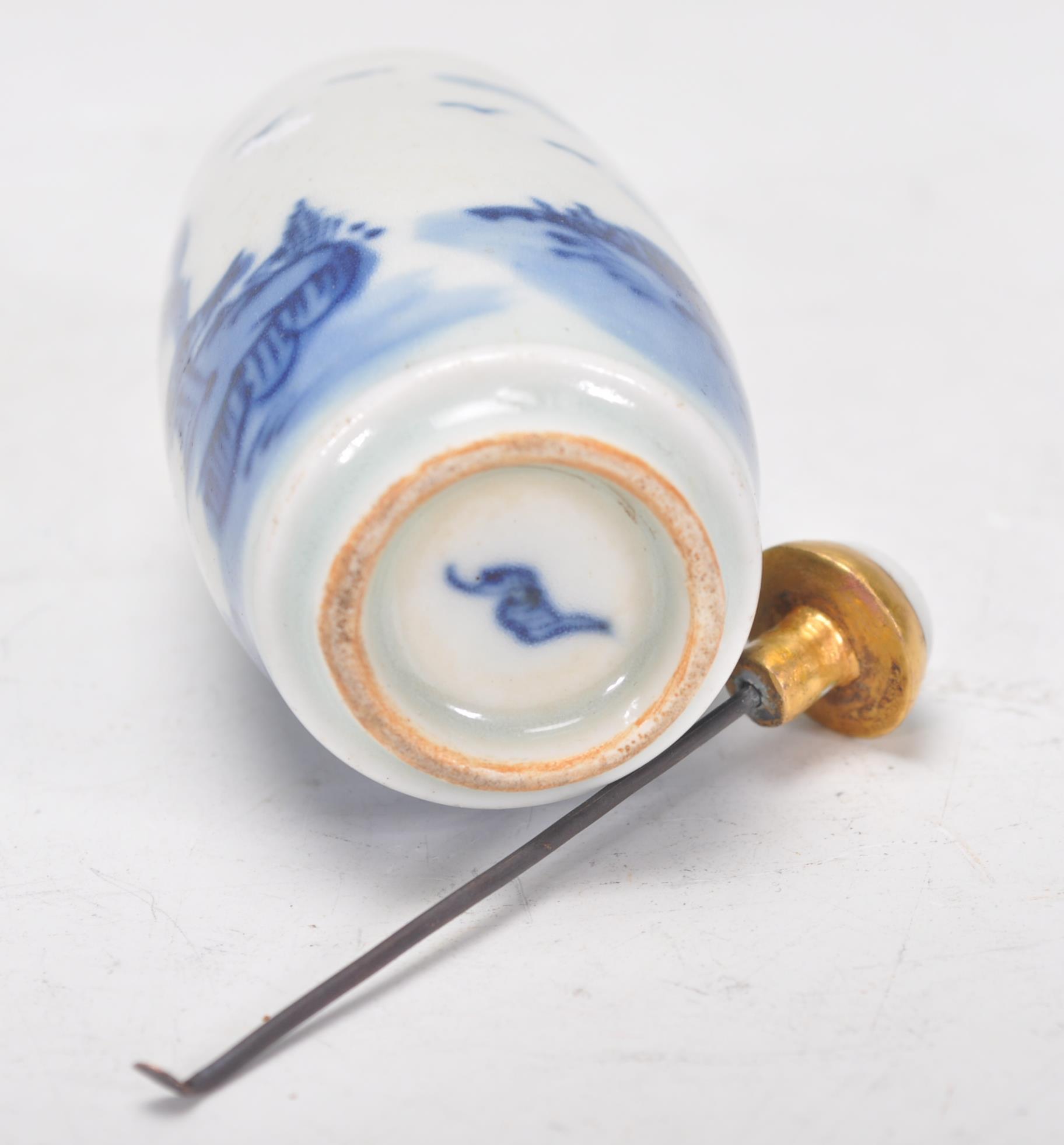 A 19th Century Chinese blue and white scent bottle having hand painted islands decoration - Image 7 of 7