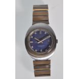 A good vintage 20th Century 25 Jewel Sicura Water Resistant Automatic gents wrist watch having a