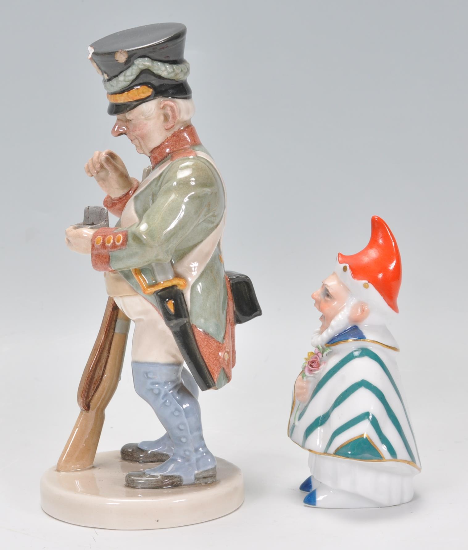 A Villeroy and Boch figurine of a soldier taking snuff raised on a round plinth base (no.1811 - Image 4 of 6