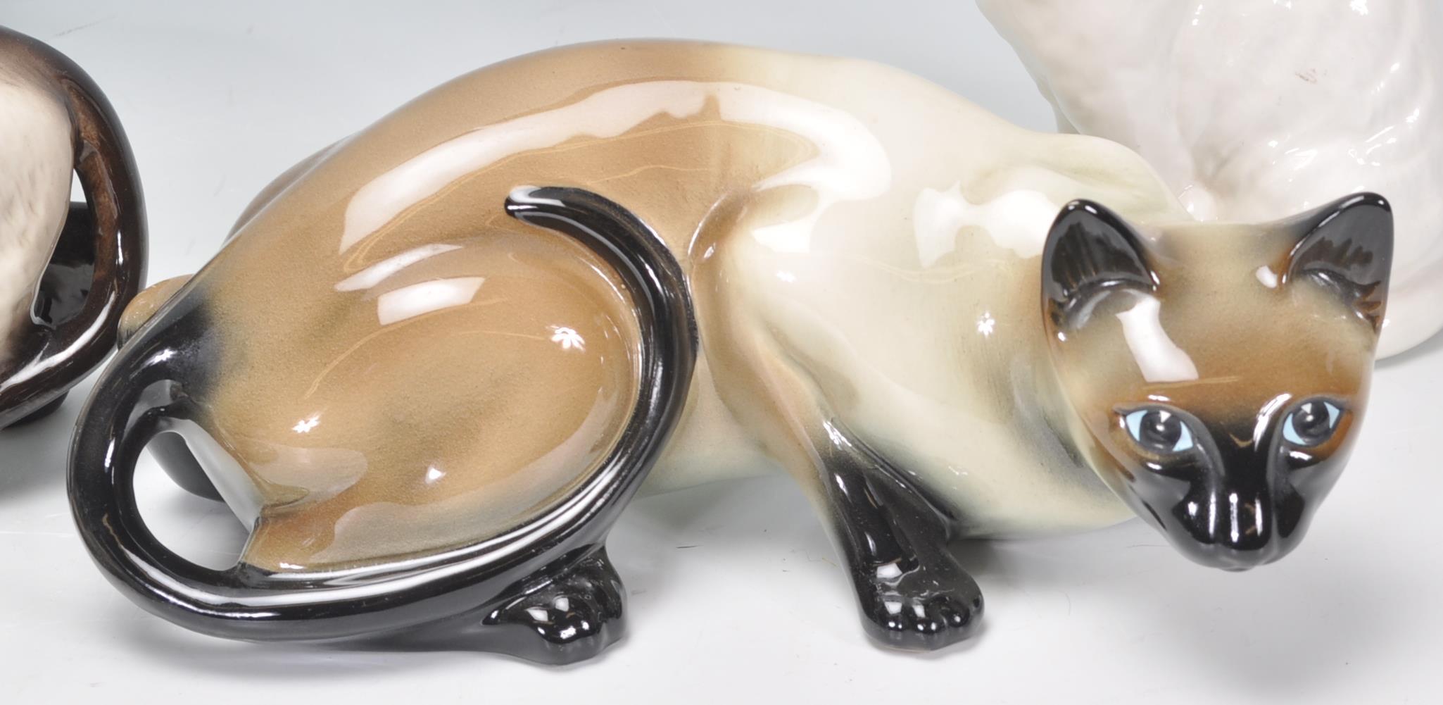 A group vintage 20th Century Beswick ceramic cats to include Siamese cat examples, Persian cats etc. - Image 5 of 11