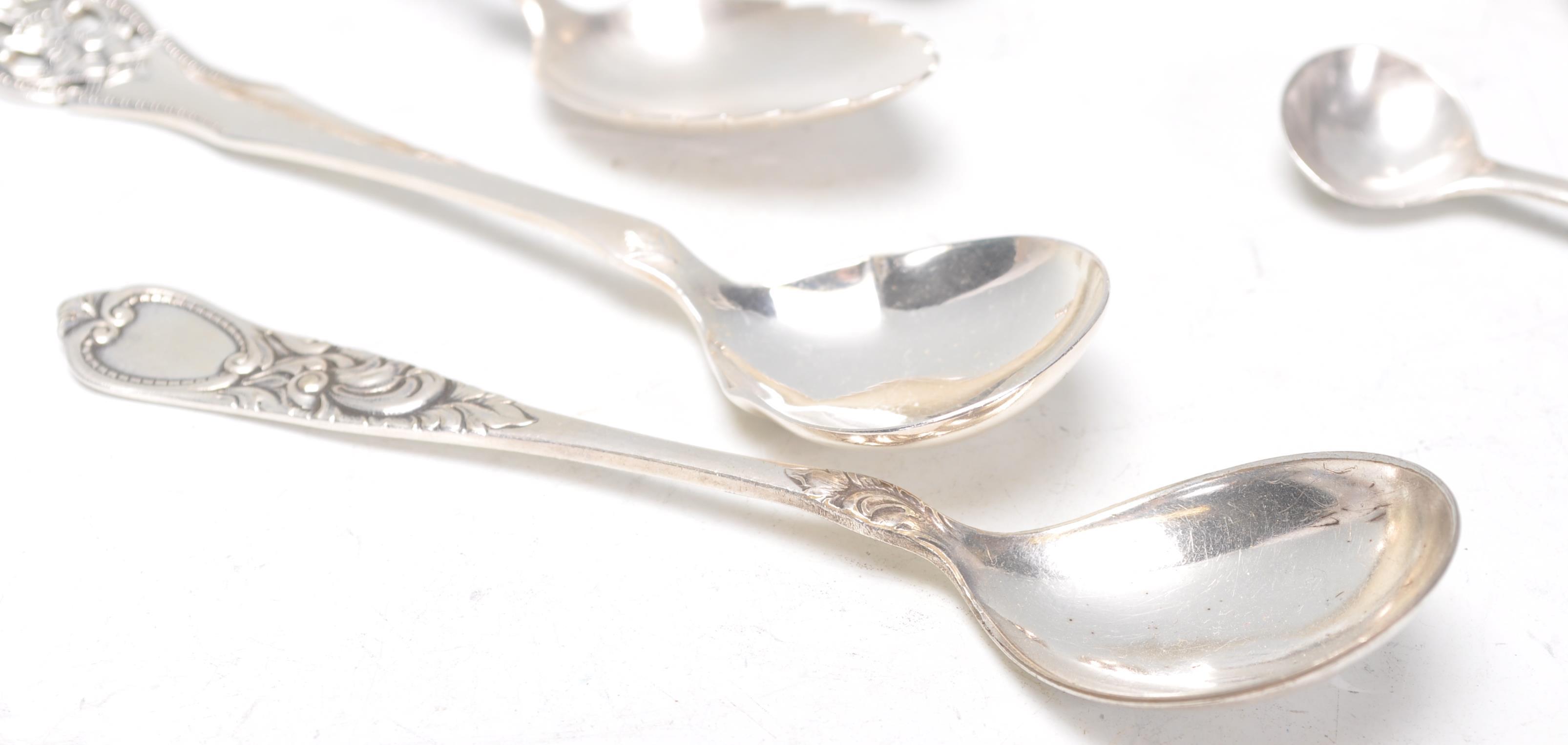 A silver hallmarked Georgian caddy spoon having engraved initials to the handle (hallmarked date - Image 5 of 8
