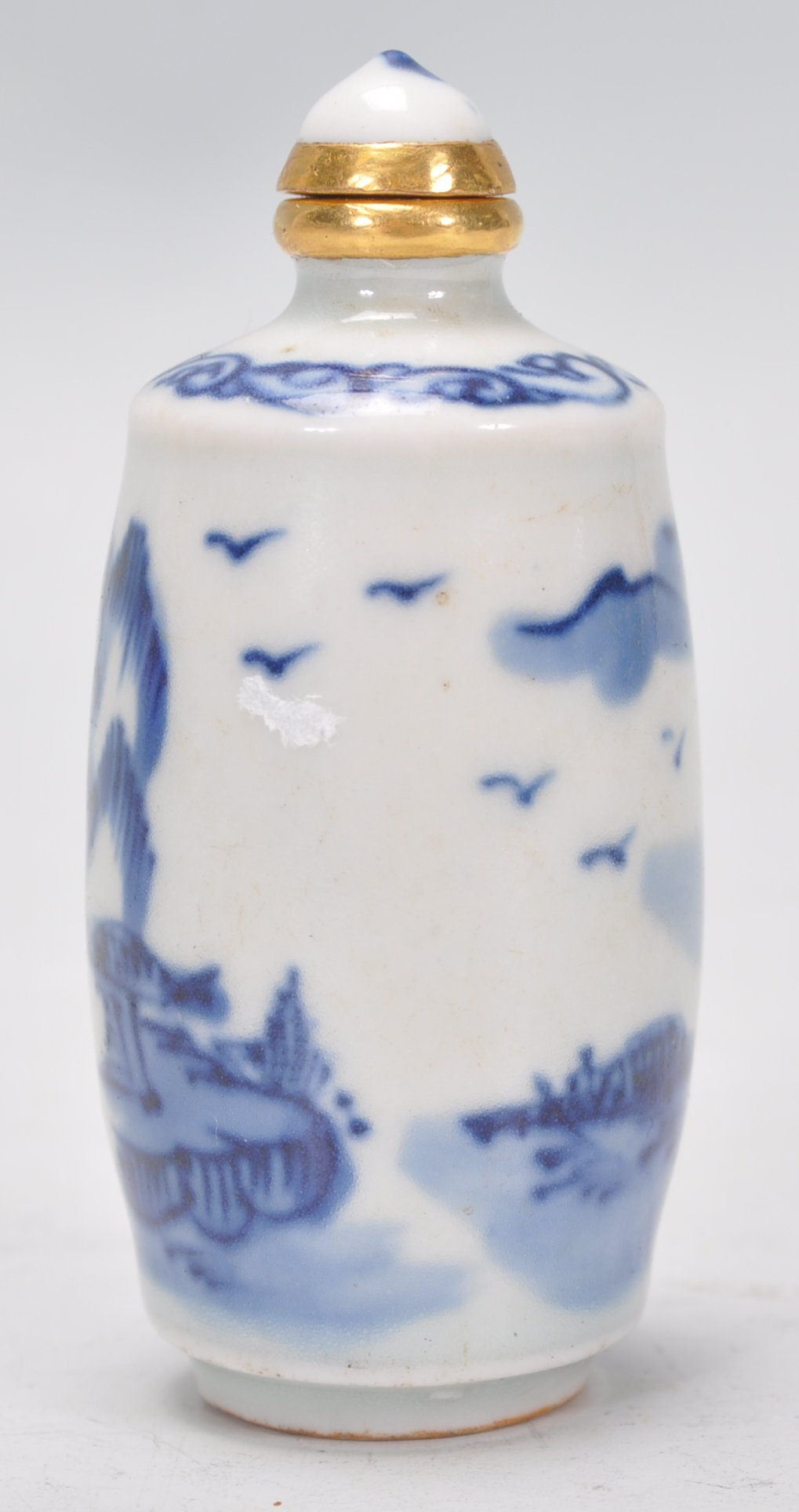 A 19th Century Chinese blue and white scent bottle having hand painted islands decoration - Image 4 of 7