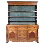 19TH CENTURY NORTH COUNTRY OAK DRESSER WITH PLATE