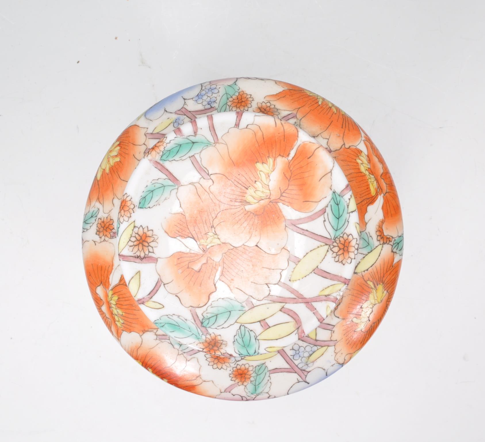 A large early 20th Century Chinese ginger jar of cylindrical form having hand painted floral sprays. - Image 3 of 6