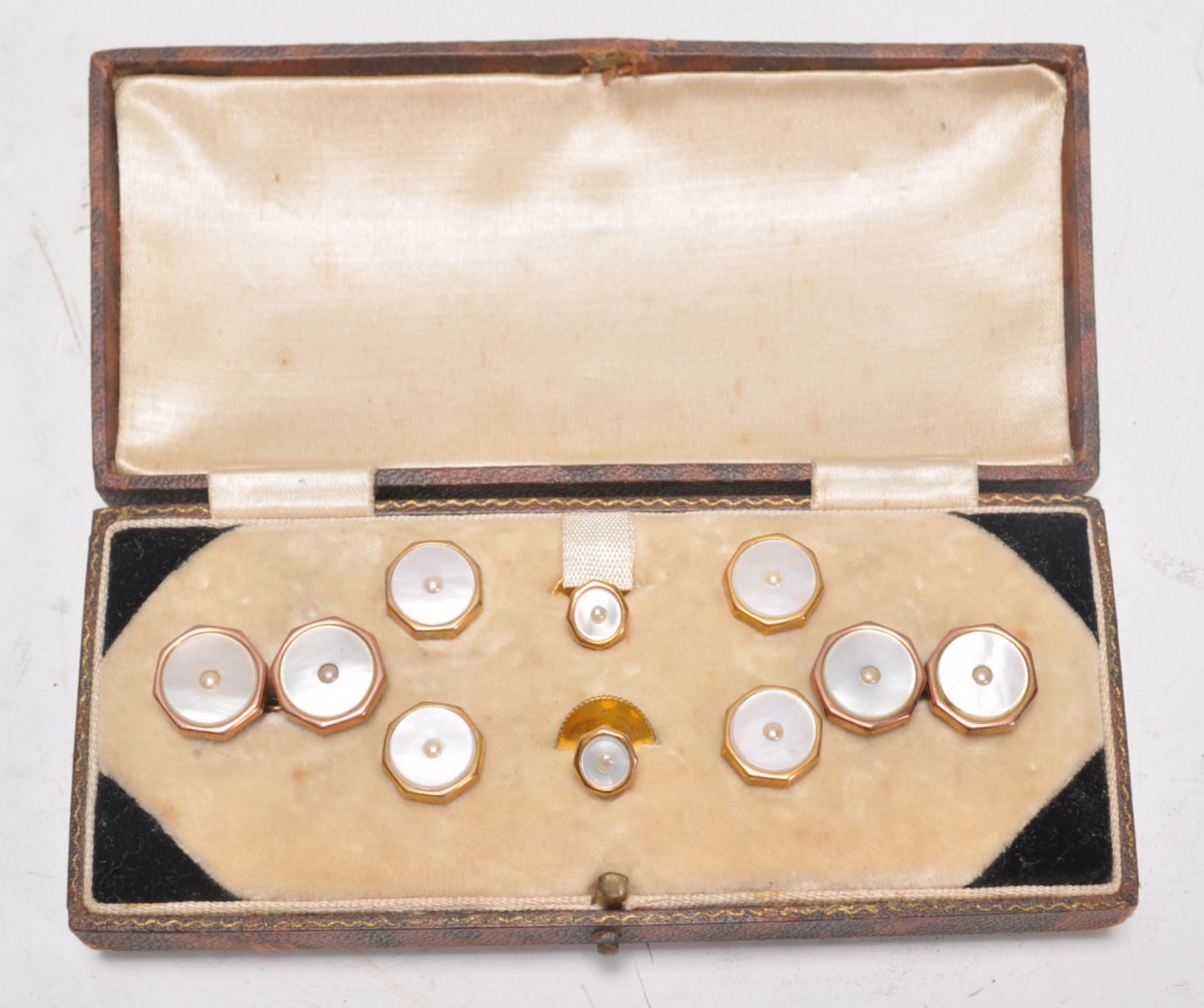 A cased set of early 20th Century 9ct yellow gold octagonal set of dress cufflinks and studs with - Image 2 of 3