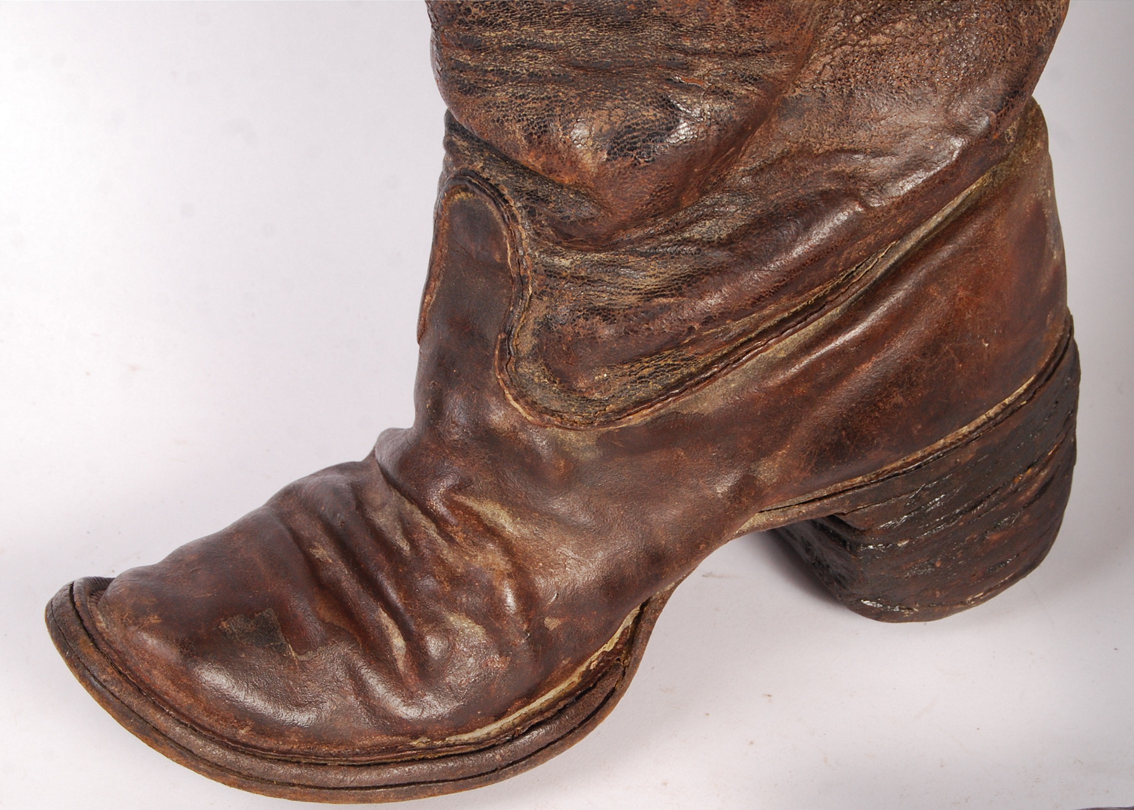 An incredible rare pair of 17th / 18th century Civil War cavalry boots ...