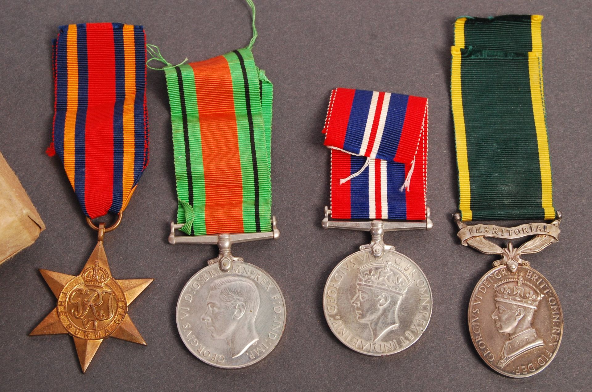 WWI & WWII FAMILY MEDAL GROUP - PRIVATE IN THE QUEEN'S REGIMENT - Bild 6 aus 6