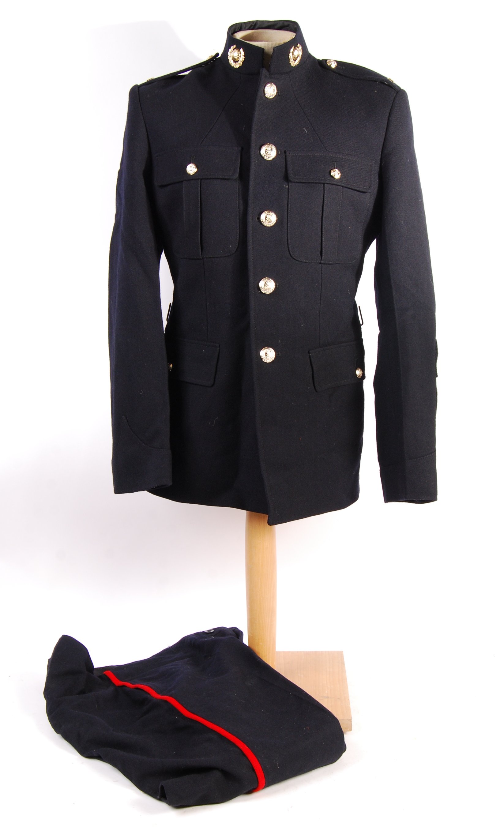 20TH CENTURY BRITISH ROYAL MARINES NAVY DRESS UNIFORM