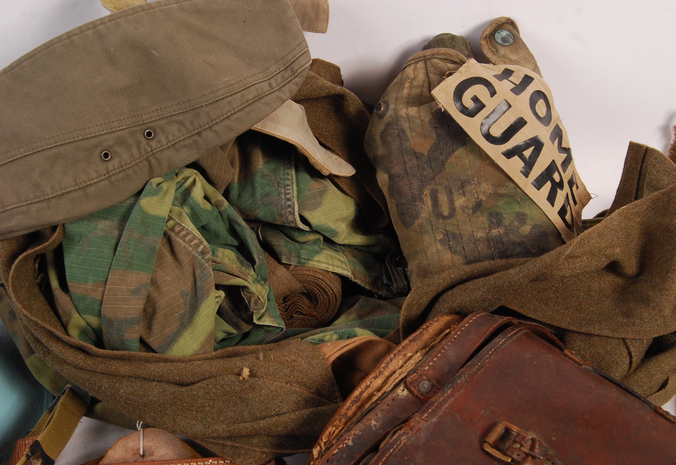 COLLECTION OF ASSORTED WWII & LATER UNIFORM ITEMS - Image 3 of 4