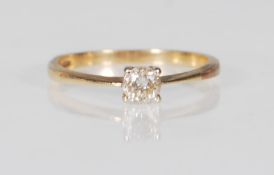 A 9ct yellow gold single solitaire diamond ring of